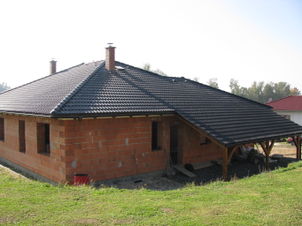 Střecha rodinného domu v Tučapech